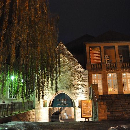 Cafe Hotel Du Theatre Dinan Bagian luar foto