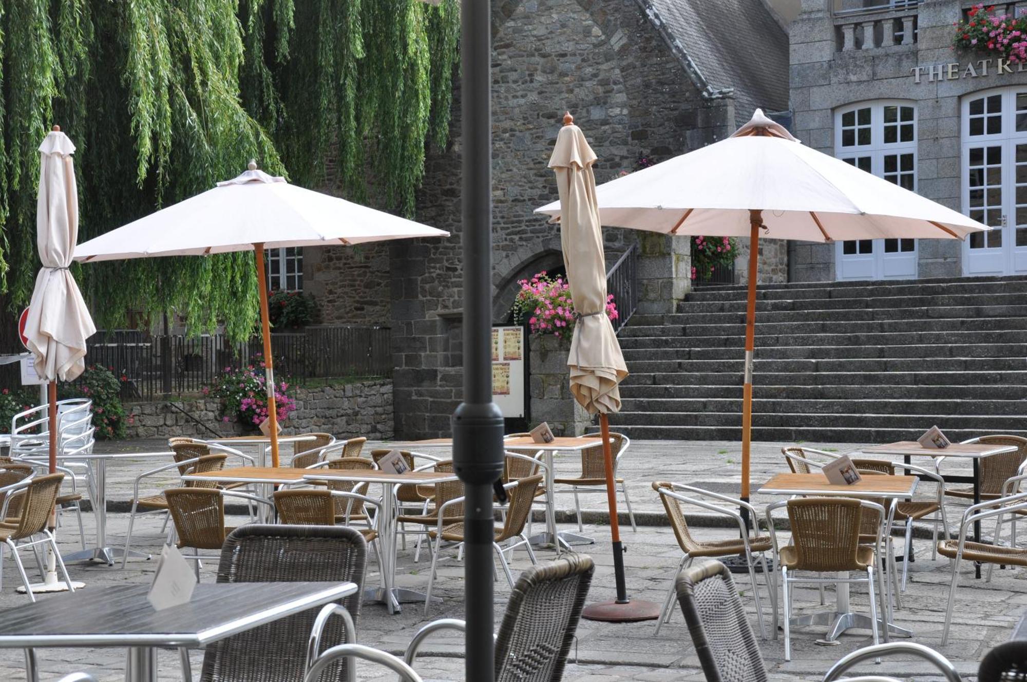 Cafe Hotel Du Theatre Dinan Bagian luar foto